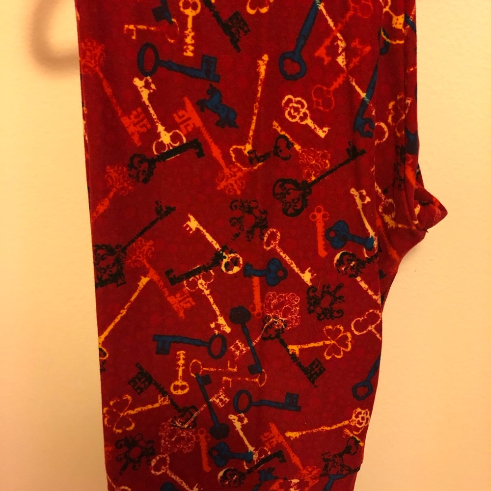 Skeleton key lularoe OS leggings